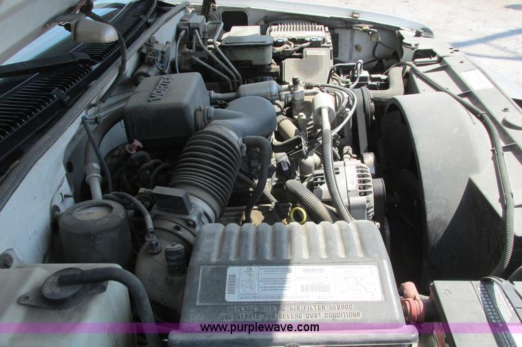 image for item I9750 1998 Chevrolet Cheyenne 3500 flatbed pickup truck