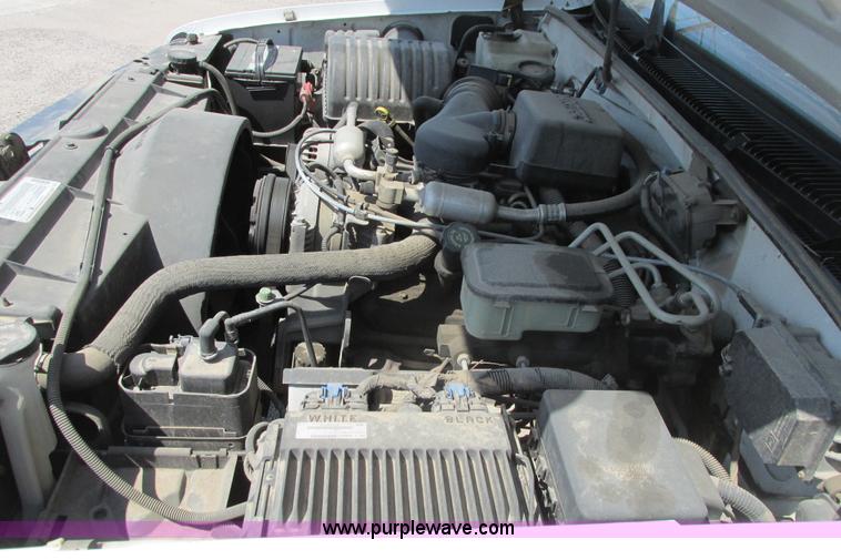 image for item I9750 1998 Chevrolet Cheyenne 3500 flatbed pickup truck