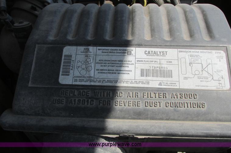 image for item I9750 1998 Chevrolet Cheyenne 3500 flatbed pickup truck