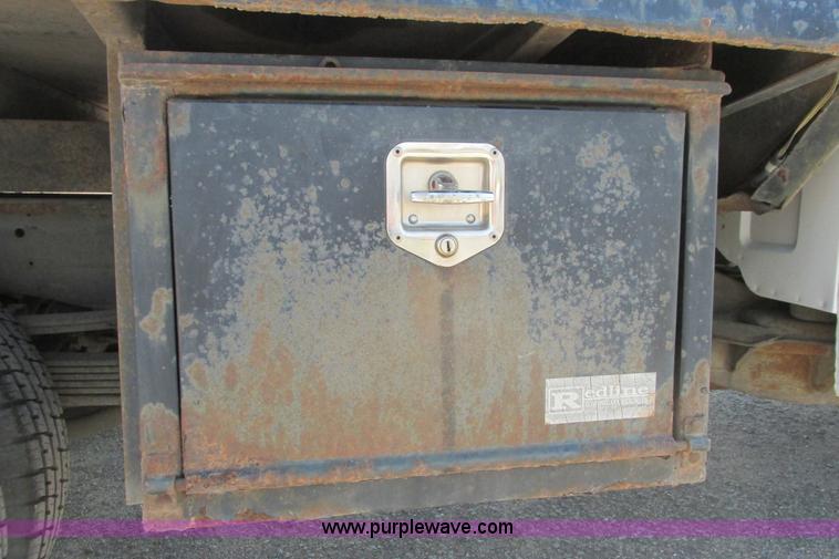 image for item I9750 1998 Chevrolet Cheyenne 3500 flatbed pickup truck