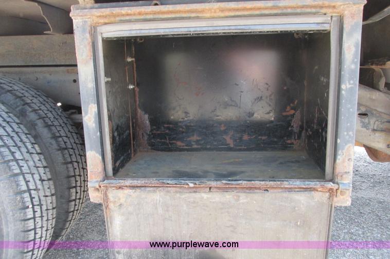 image for item I9750 1998 Chevrolet Cheyenne 3500 flatbed pickup truck