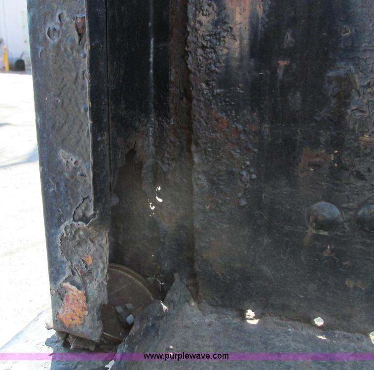 image for item I9750 1998 Chevrolet Cheyenne 3500 flatbed pickup truck