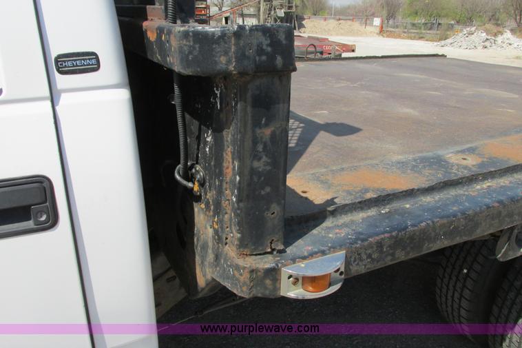 image for item I9750 1998 Chevrolet Cheyenne 3500 flatbed pickup truck