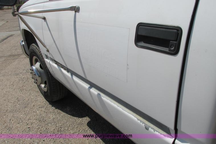 image for item I9750 1998 Chevrolet Cheyenne 3500 flatbed pickup truck