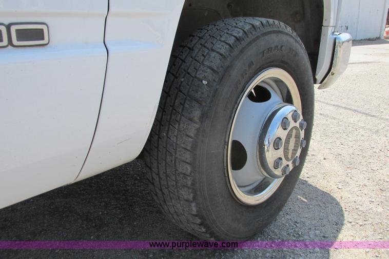 image for item I9750 1998 Chevrolet Cheyenne 3500 flatbed pickup truck