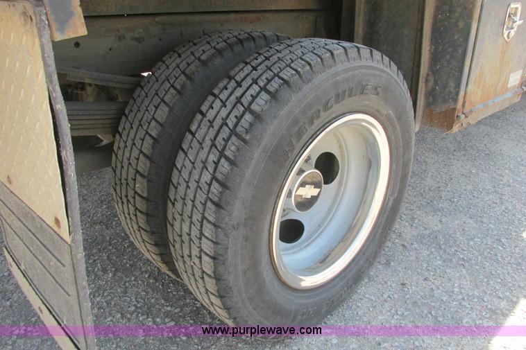 image for item I9750 1998 Chevrolet Cheyenne 3500 flatbed pickup truck