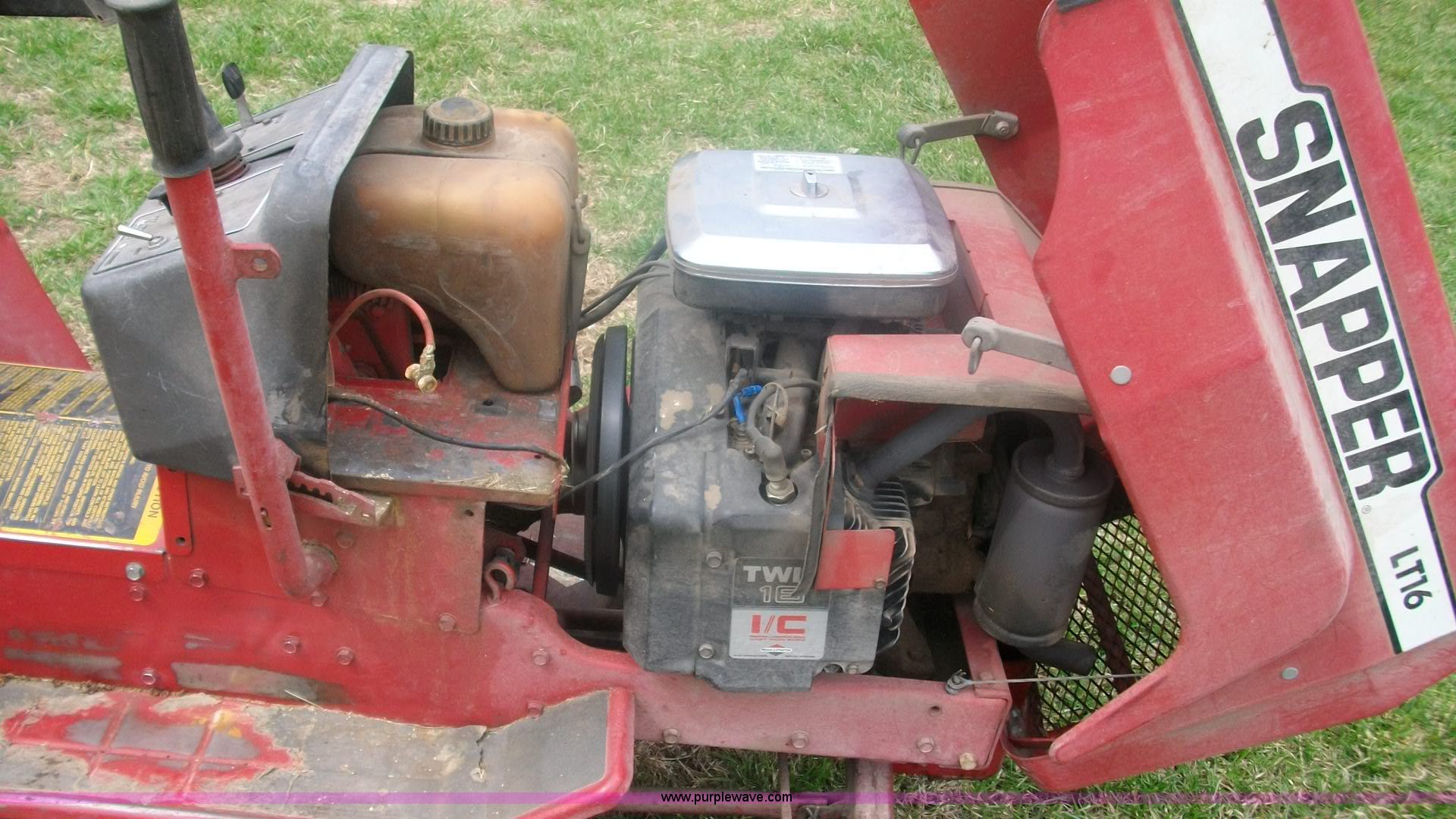 Snapper LT16 lawn mower in Wamego, KS Item C1946 sold Purple Wave