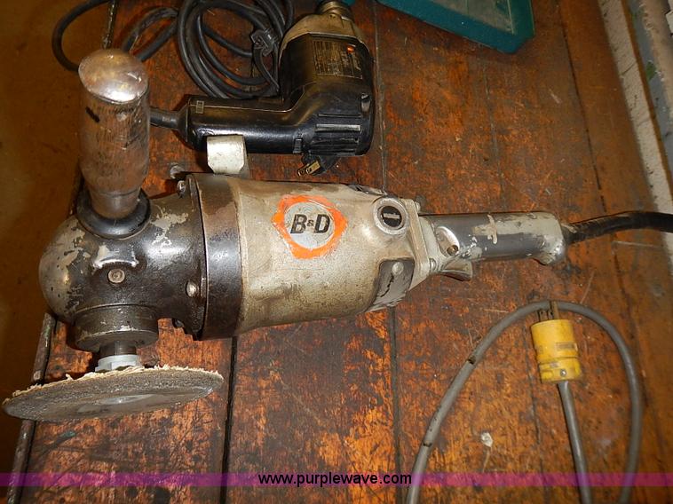 image for item AC9134 Assorted electric tools