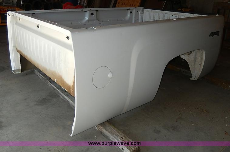 image for item AC9182 2009 Chevrolet 2500 pickup truck bed