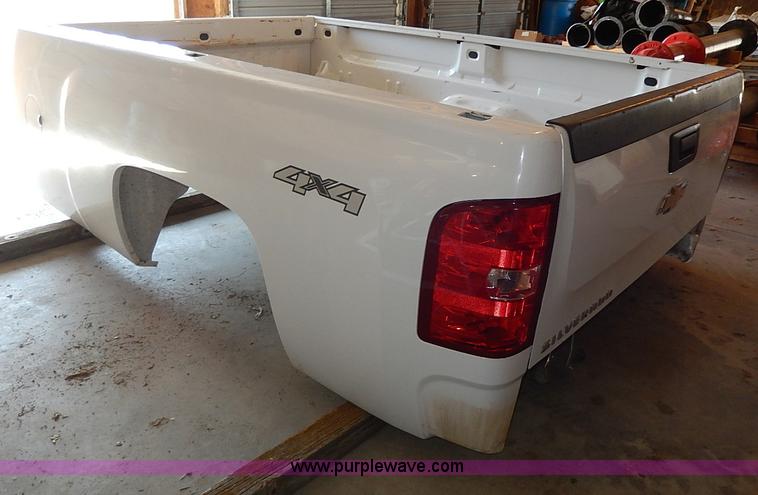 image for item AC9182 2009 Chevrolet 2500 pickup truck bed