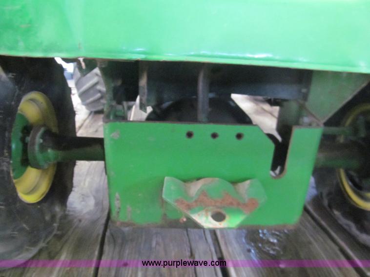 image for item AQ9867 1972 John Deere 140 lawn tractor