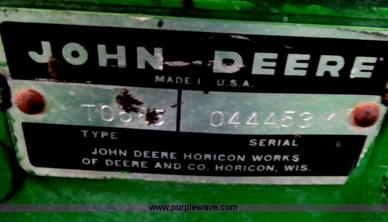 image for item AQ9867 1972 John Deere 140 lawn tractor