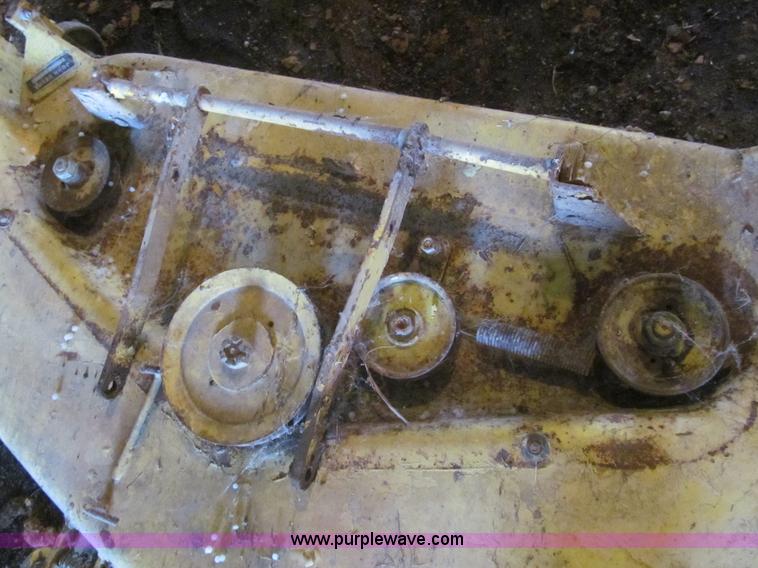 image for item AQ9867 1972 John Deere 140 lawn tractor