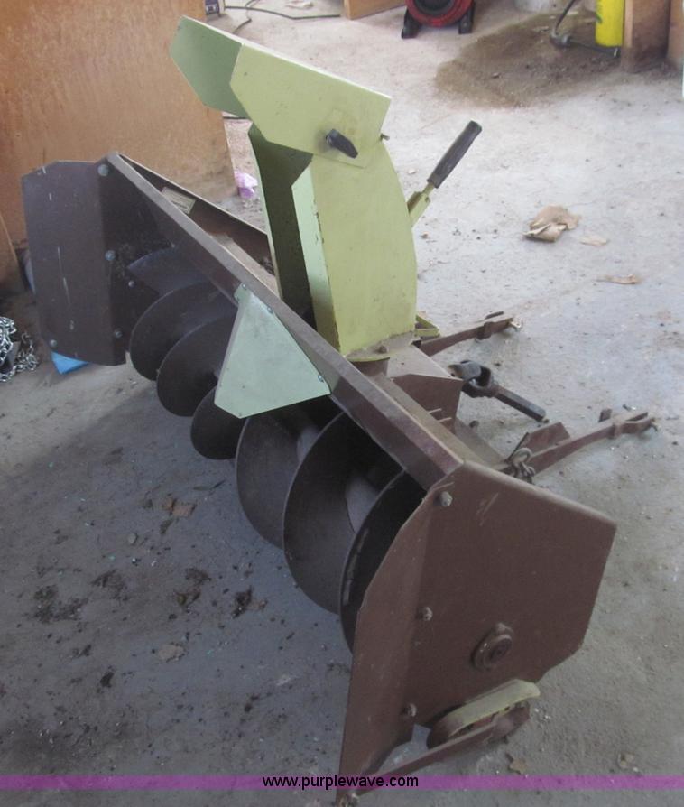 image for item AQ9868 Grasshopper M412 snowthrower attachment