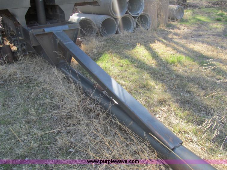 image for item AQ9870 1974 Heil 12' pup trailer