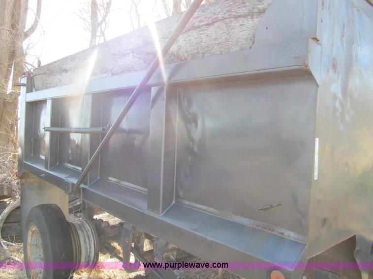 image for item AQ9870 1974 Heil 12' pup trailer