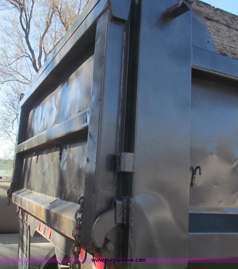 image for item AQ9870 1974 Heil 12' pup trailer