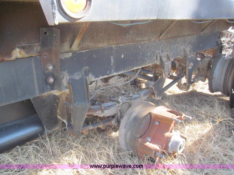 image for item AQ9870 1974 Heil 12' pup trailer