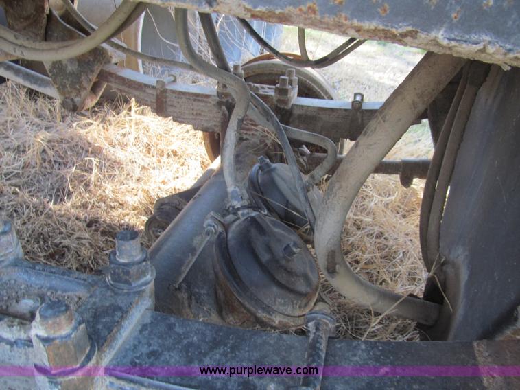 image for item AQ9870 1974 Heil 12' pup trailer