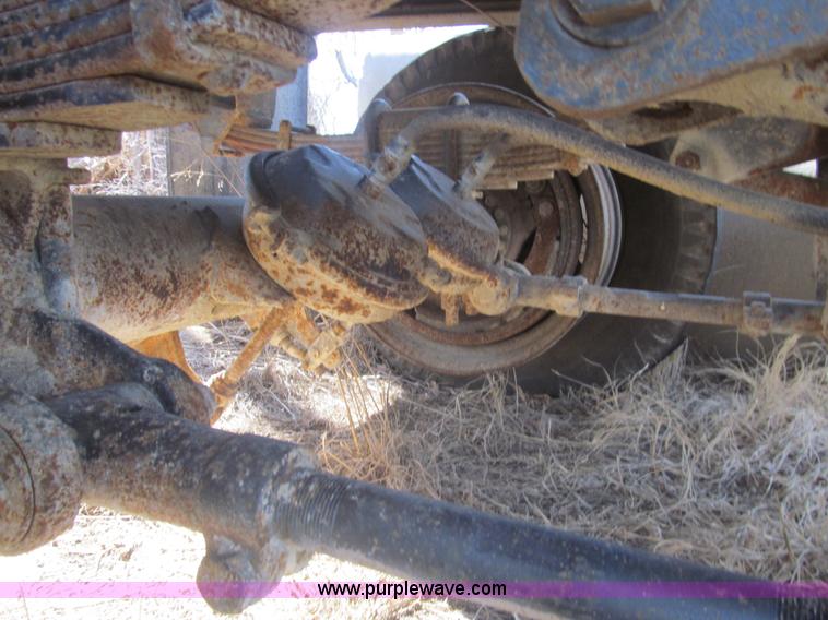 image for item AQ9870 1974 Heil 12' pup trailer