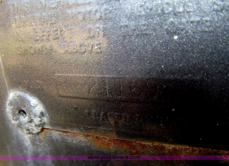 image for item AQ9870 1974 Heil 12' pup trailer