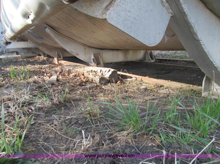 image for item AQ9873 Truck mounted insulated aluminum outer tank