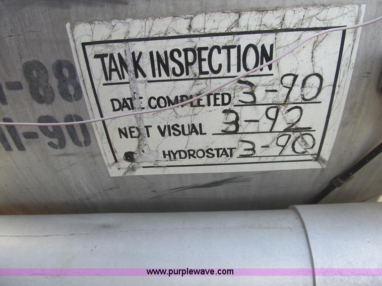 image for item AQ9873 Truck mounted insulated aluminum outer tank