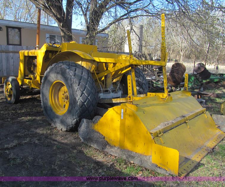 image for item AQ9874 1962 Pettibone Wood 730 Speedmixer tractor