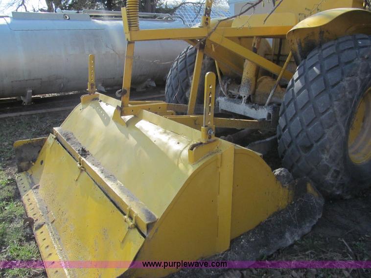 image for item AQ9874 1962 Pettibone Wood 730 Speedmixer tractor