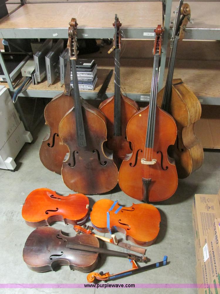 Assorted musical instruments in Wichita, KS Item AX9850 sold Purple Wave