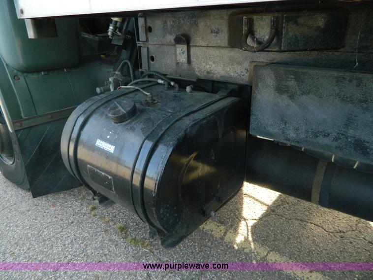 image for item AZ9175 1990 Ford C8000 catering truck