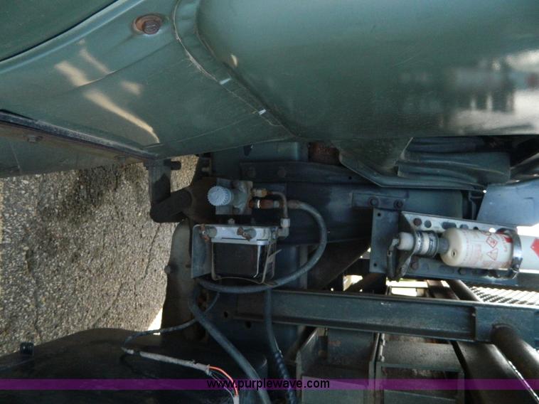 image for item AZ9175 1990 Ford C8000 catering truck