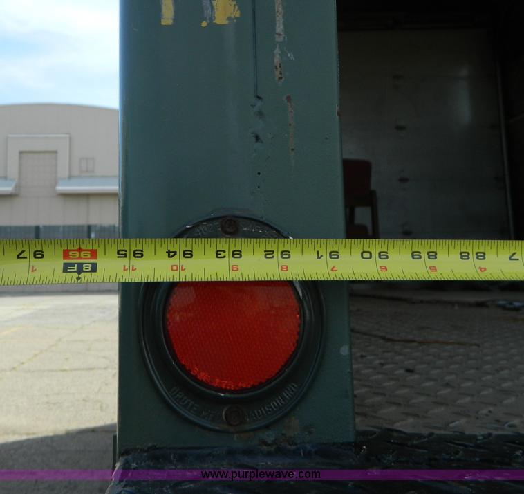 image for item AZ9175 1990 Ford C8000 catering truck