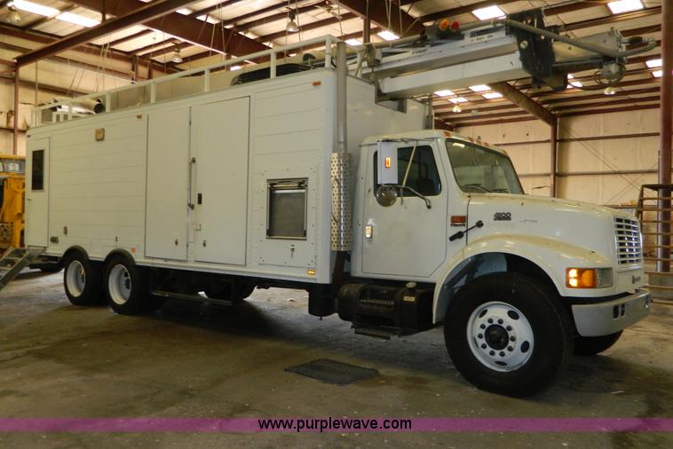 image for item AZ9190 2001 International 4900 mobile search X-ray inspection truck