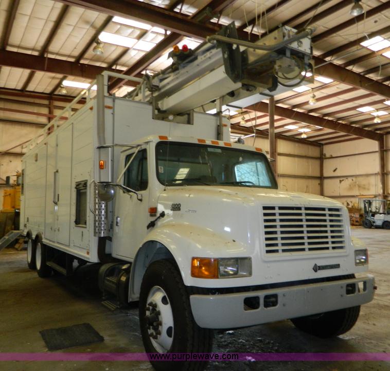 image for item AZ9190 2001 International 4900 mobile search X-ray inspection truck