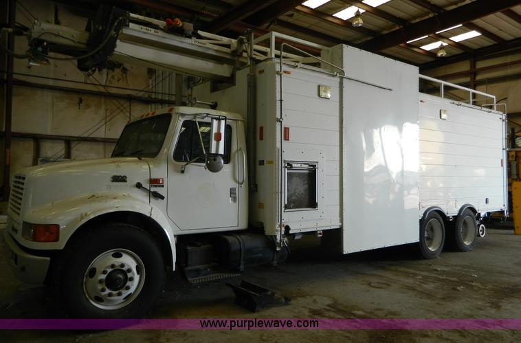 image for item AZ9190 2001 International 4900 mobile search X-ray inspection truck