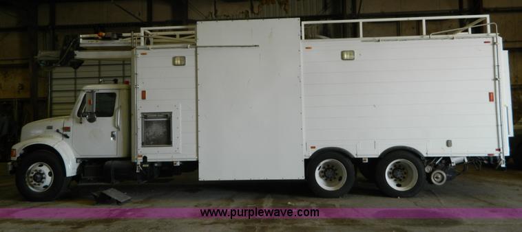 image for item AZ9190 2001 International 4900 mobile search X-ray inspection truck