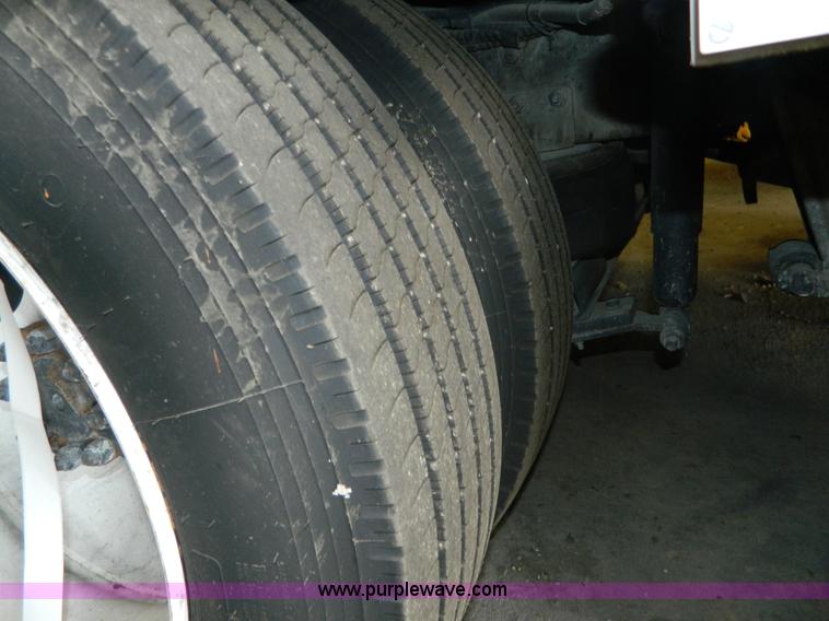 image for item AZ9190 2001 International 4900 mobile search X-ray inspection truck