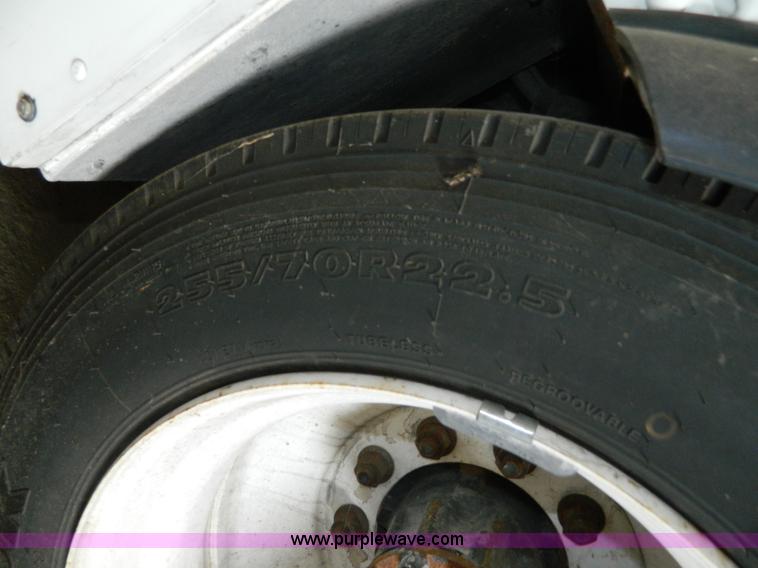 image for item AZ9190 2001 International 4900 mobile search X-ray inspection truck