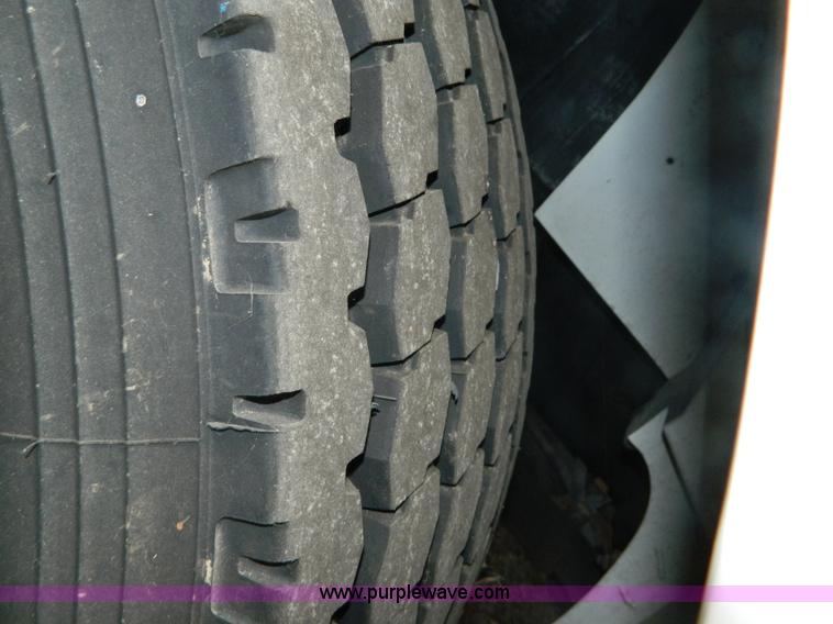 image for item AZ9190 2001 International 4900 mobile search X-ray inspection truck