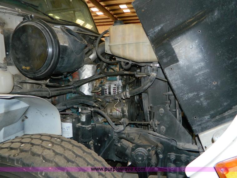 image for item AZ9190 2001 International 4900 mobile search X-ray inspection truck