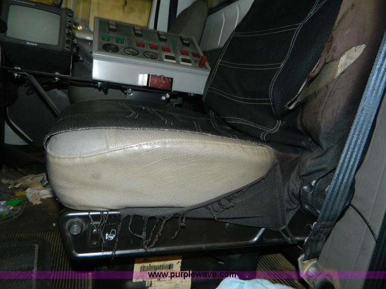 image for item AZ9190 2001 International 4900 mobile search X-ray inspection truck