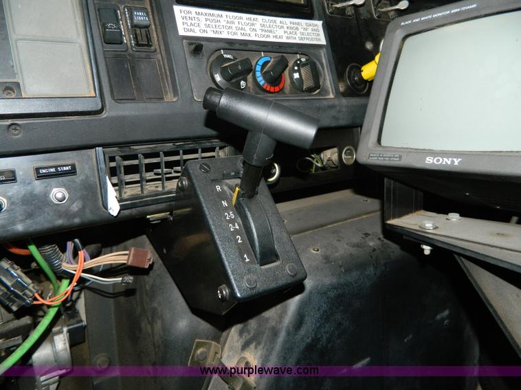 image for item AZ9190 2001 International 4900 mobile search X-ray inspection truck