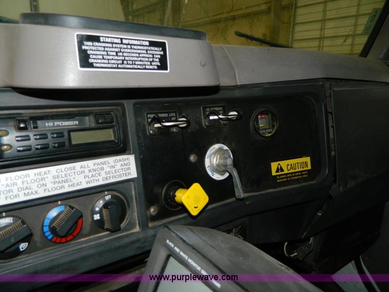 image for item AZ9190 2001 International 4900 mobile search X-ray inspection truck