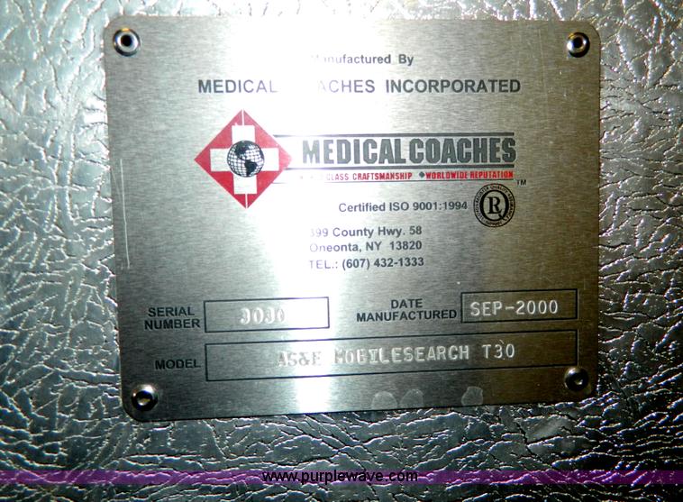 image for item AZ9190 2001 International 4900 mobile search X-ray inspection truck