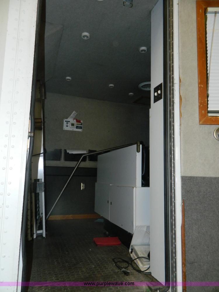 image for item AZ9190 2001 International 4900 mobile search X-ray inspection truck