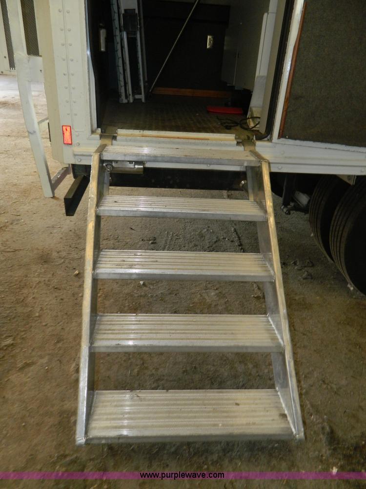 image for item AZ9190 2001 International 4900 mobile search X-ray inspection truck