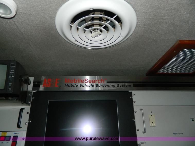 image for item AZ9190 2001 International 4900 mobile search X-ray inspection truck