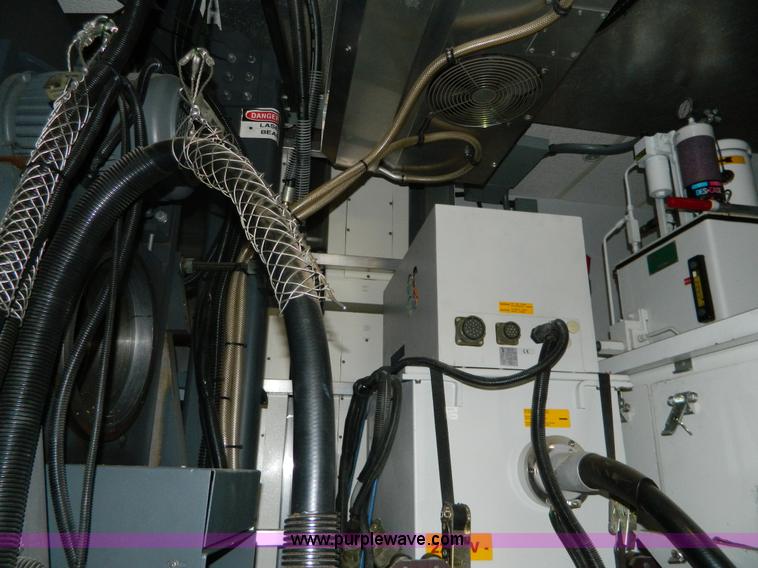 image for item AZ9190 2001 International 4900 mobile search X-ray inspection truck