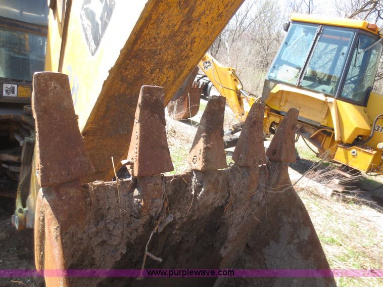 image for item F6892 John Deere 310D backhoe
